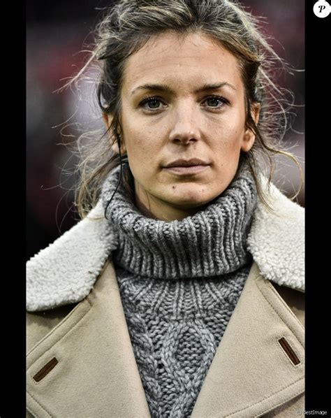 Je Vais Crever Help Cl Mentine Sarlat Sexy En Bikini Elle Rel Ve Un D Fi Compl Tement