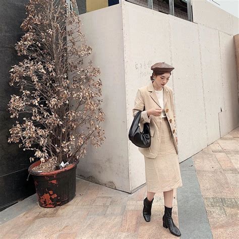 Street Style Hot Girl Vi T U N M M I Ng M Qua L Bi T L T T N N S M V Y O Th N O L Chu N