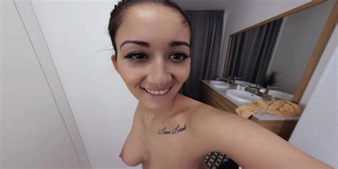 Darcia Lee Flexi Babe In Bubbly Fun