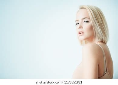Closeup Portrait Beautiful Blonde Woman Nude Stock Photo 1178551921 Shutterstock