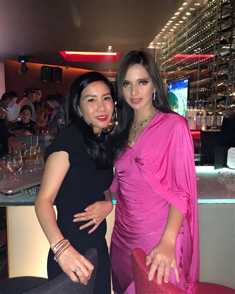 anindya bakrie menikah