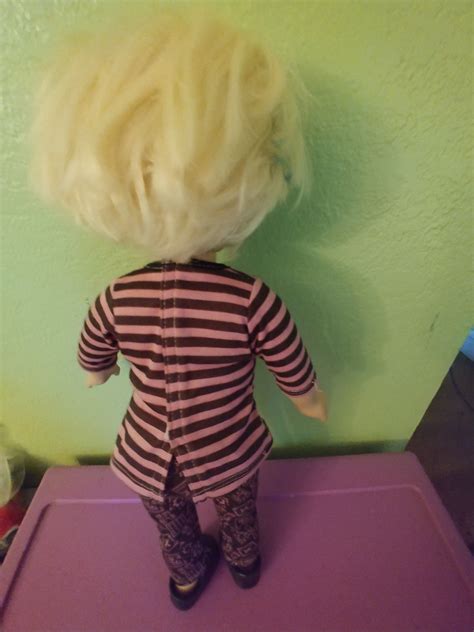 CitiToy 2013 Doll Short Blonde Hair With Blue Streak Sleepy Blue Eyes Lashes Dolls Doll Playsets