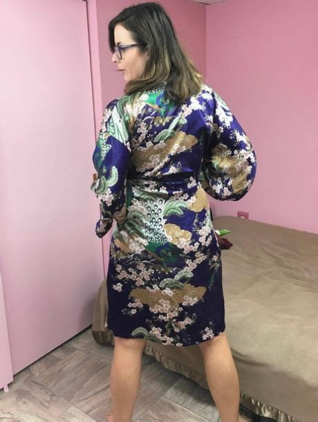 Gorgeous Housewife Helena Price Services Her Hairy Cunt With A Dildo CoedCherry