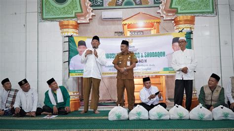 Afandin Baznas Bagikan 100 Paket Sembako Kepada Kaum Dhuafa