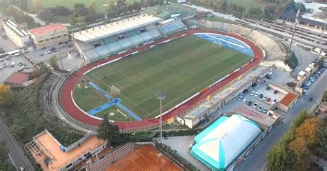 Caserta Scontri Allo Stadio Durante Gara Casertana Foggia Due Tifosi