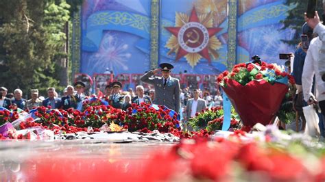 В Алматы начались торжественные мероприятия в честь Дня Победы - 09.05. ...