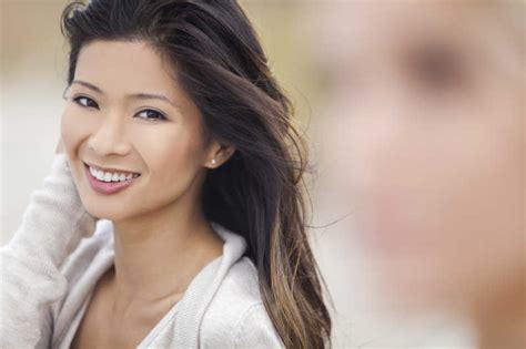 亚洲女人图片 开心微笑的亚洲女人素材 高清图片 摄影照片 寻图免费打包下载