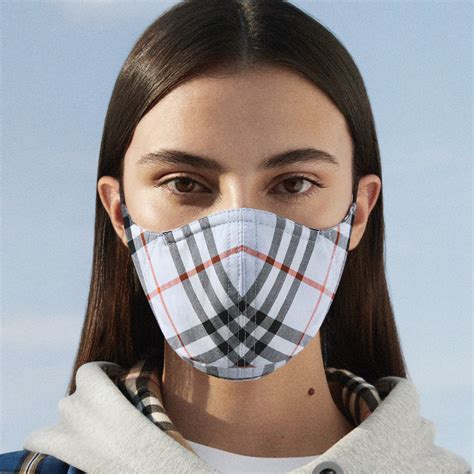 Lg Creates Face Mask With Battery Powered Air Purification System