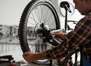 How to Fix Flat Bike Tire Without Tools in 4 Steps (w/ Photos)