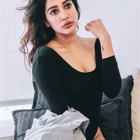 Hello Mini Actress Anuja Joshi Hot Pics घबरहट म कय कर गजरत ह अनज जश फर हत ह एक