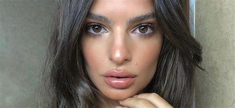 Emily Ratajkowski In Frilly Bikini Offers A Surprise Cirrkus News