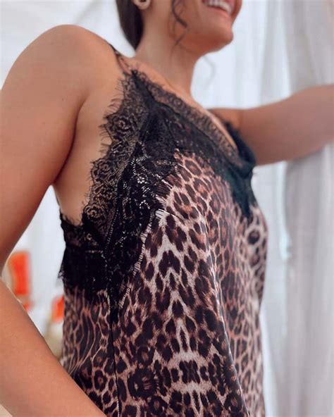 Ltima Pe A Camisola M Di Oncinha Renda Preta Vov Cassandra Lingerie Perfeita Aqui