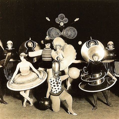 Oskar Schlemmers Triadisches Ballet Triadic Ballet Of 1922 Was A