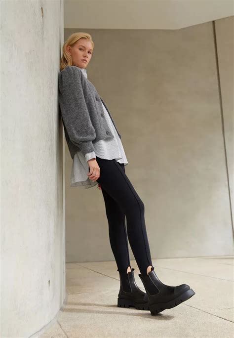 С чем носить челси женские 2024: фото-образы