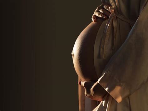 Abuela Da A Luz A Su Nieta Para Que Su Hijo Gay Cumpla Su Sue O De Ser Padre Actitudfem