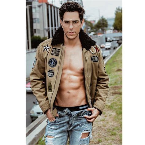 Entrevista vindo ao Brasil Christian Chávez fala sobre cura gay e responde tudo o que você