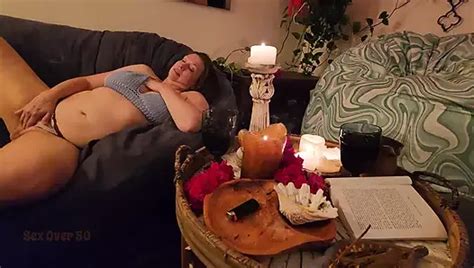 Eine Sexy Reife Milf Verf Hrt Einen Naiven Jungen Mann Der Fantasie