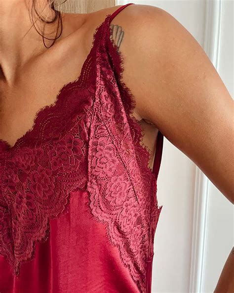 Ltima Pe A Camisola Curta Tecido Plano E Renda Vinho Da Vov Waneska Lingerie Perfeita Aqui