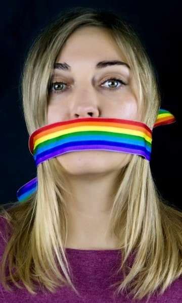 Polícia do Catar prende britânico por ser gay após usar Grindr para armar encontro