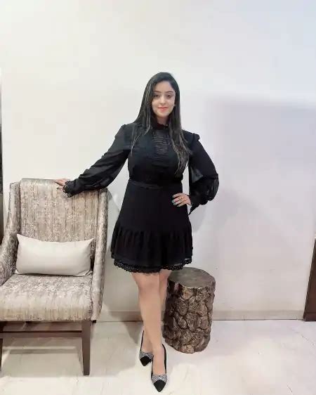 Shubhi Sharma Latest Hot Pics And Photo