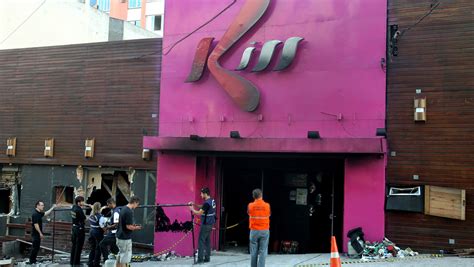 Cuatro Condenados En Brasil Por El Incendio En Una Discoteca Que Dejó