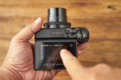 Canon PowerShot G7 X Mark II Review: Compact but Powerful
