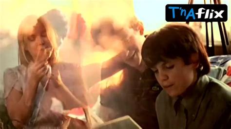 Kirsten Dunst Bikini Scene In The Virgin Suicides Porn Videos