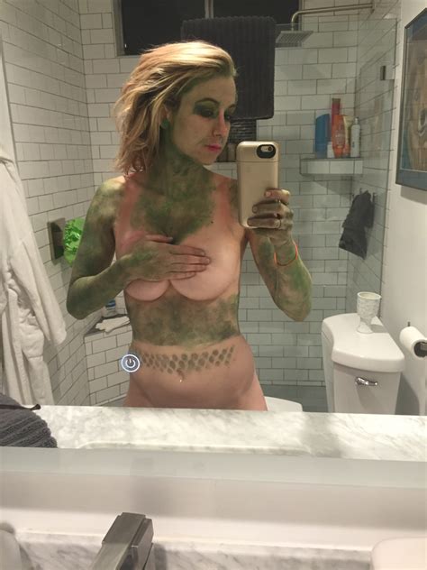 Naked Iliza Shlesinger In Leak