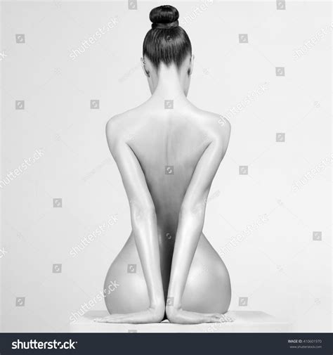 Thousand Woman Posing Naked Back Royalty Free Images Stock Photos Pictures Shutterstock