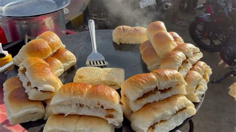 Chicken Keema Pav At Mumbai Keema Vada Pav 20rs Only Mumbai Street