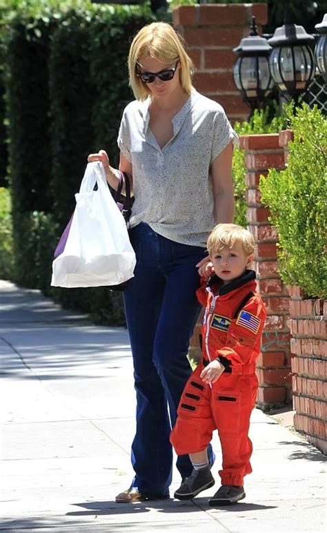 January Jones out with son Xander - Growing Your Baby