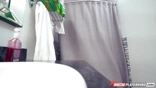 Cute Teen Brittney White In Pink Glasses Sucking Juicy Prick Porn