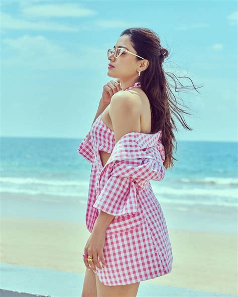 Pics Rashmika Mandanna Hot Show In Beach