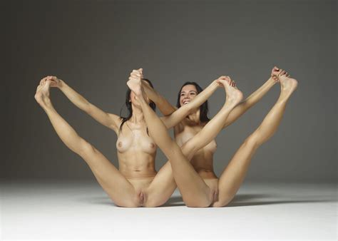 Amateur Girl Julietta And Magdalena Playful Twins 40