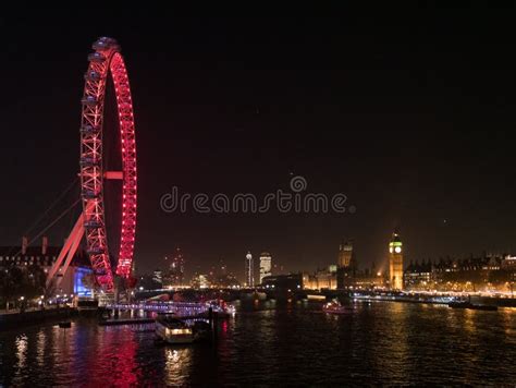 The London eye at night editorial image. Image of outerwear - 193426845