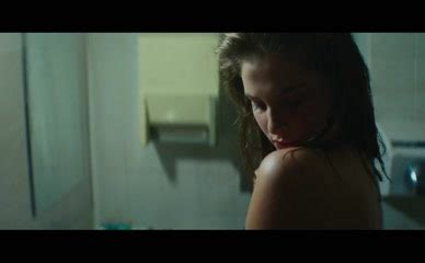 Stefanie Scott Isabelle Fuhrman Real Sex Lesbian Scene In The Last Thing Mary Saw Aznude