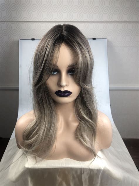 Ombre Wigswomen Wigs Shoulder Length Wig Synthetic Wigs For Women Natural Wave Wigs With Bangs