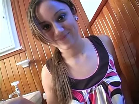 Masturbación rápida en el baño con Lynn Love Instrucciones para masturbarse XVIDEOS