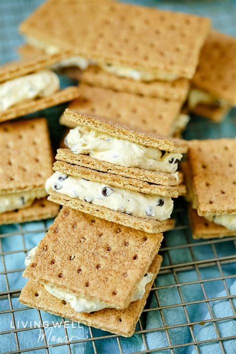 Easy Graham Cracker Ice Cream Sandwiches