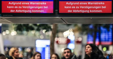 Flughafen Düsseldorf Verdi ruft Lufthansa Bodenpersonal zu Streik auf