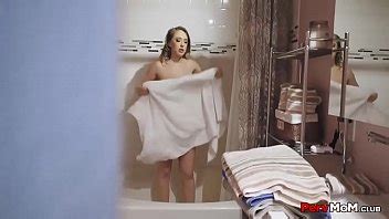 Madrastra cariñosa se vuelve sexual Kagney Linn Karter Tony Profane XVIDEOS