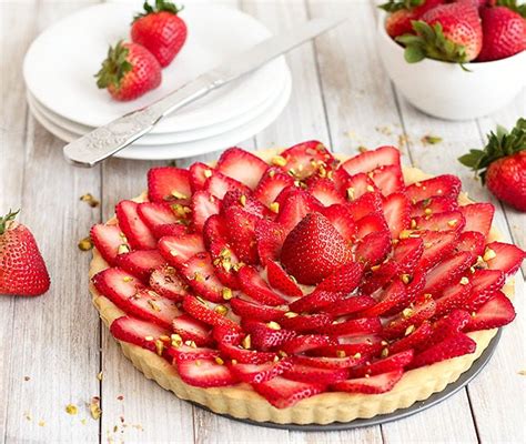 Strawberry Tart With Pastry Cream As Easy As Apple Pie