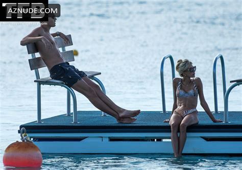 Chloe Roberts Sexy Seen Flaunting Her Gorgeous Body In A Bikini At The Beach In Barbados Aznude