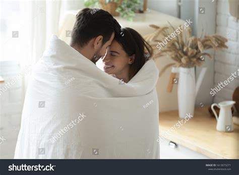 22,566 Familie intim Images, Stock Photos & Vectors | Shutterstock