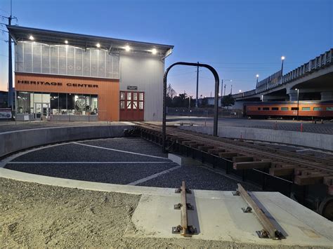 Brooklyn Yard Turntable Rtrains
