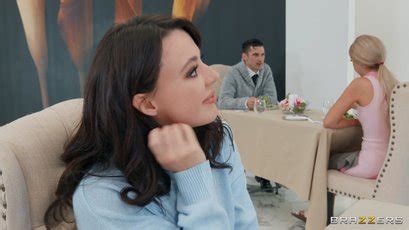 Wild Brunette Bitch Whitney Wright Shagging Her Boyfriend In The Restaurant 13 Photos