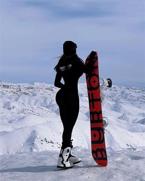 Hot girl phòng gym khoe ảnh trượt tuyết lộ body đâu ra đấy Titanic