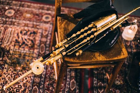 Irish Bagpipes Facts And Guide To Uilleann Pipes
