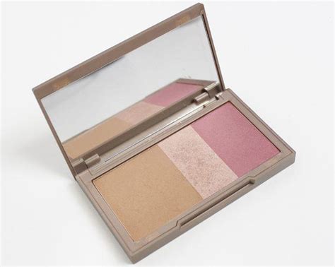 Testei Naked Flushed Urban Decay Passando Blush