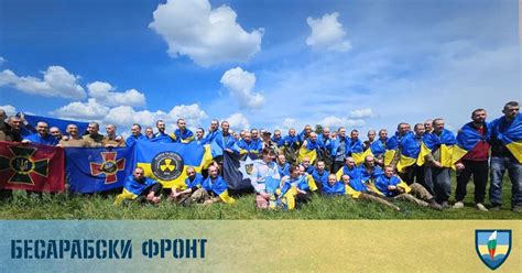 75 украински войници и цивилни заложници са върнати от руския плен ...